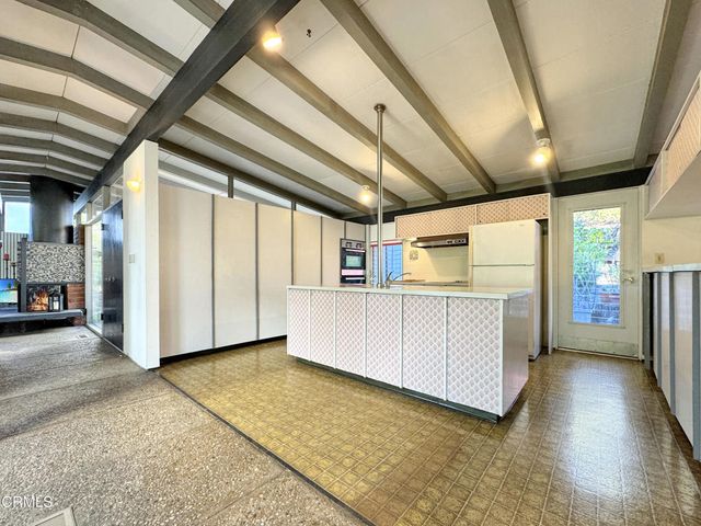 925 Monarch Drive, La Canada Flintridge, CA 91011