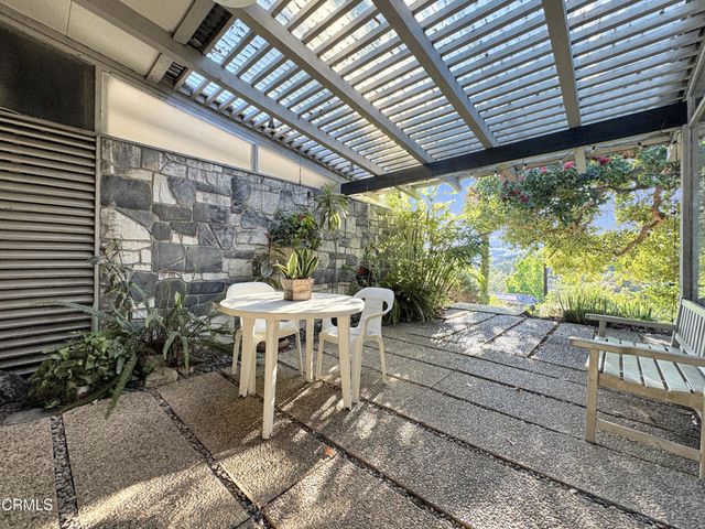 925 Monarch Drive, La Canada Flintridge, CA 91011