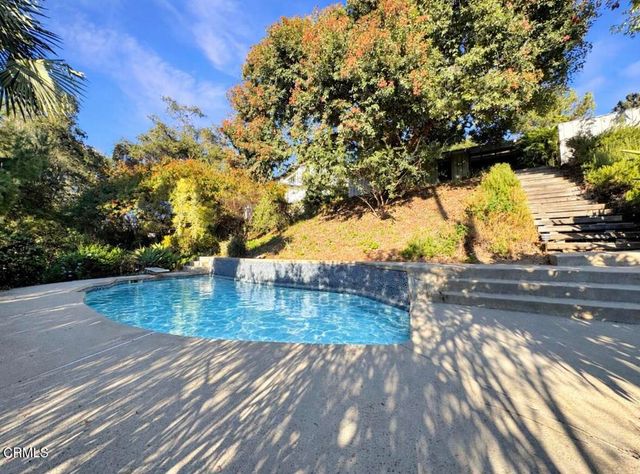 925 Monarch Drive, La Canada Flintridge, CA 91011