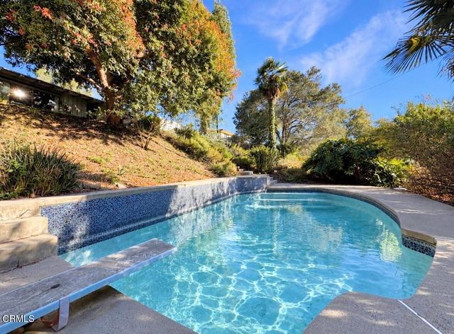 925 Monarch Drive, La Canada Flintridge, CA 91011