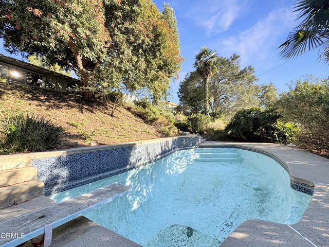 925 Monarch Drive, La Canada Flintridge, CA 91011