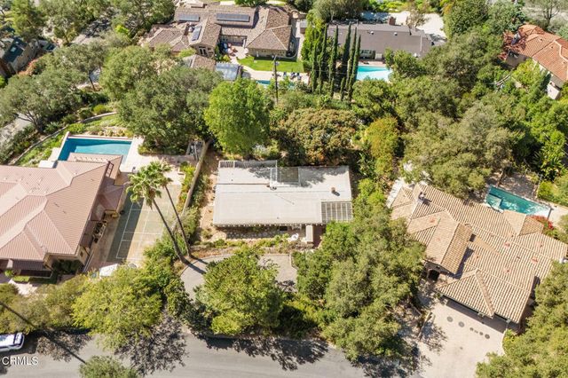925 Monarch Drive, La Canada Flintridge, CA 91011