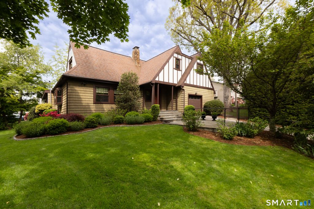 6 Bon Air Avenue, Stamford, CT 06907