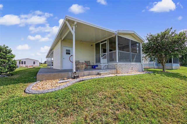 37200 NEUKOM AVENUE, Zephyrhills, FL 33541