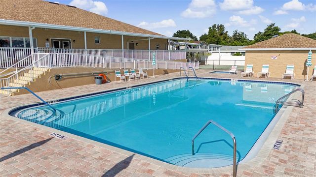 37200 NEUKOM AVENUE, Zephyrhills, FL 33541