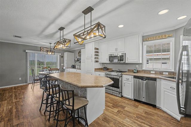 37200 NEUKOM AVENUE, Zephyrhills, FL 33541