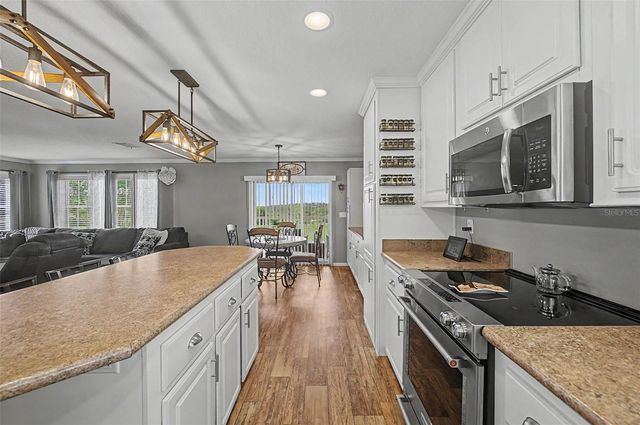 37200 NEUKOM AVENUE, Zephyrhills, FL 33541