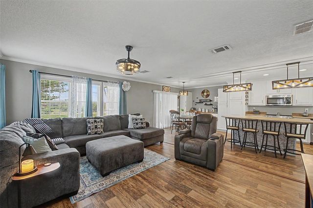 37200 NEUKOM AVENUE, Zephyrhills, FL 33541