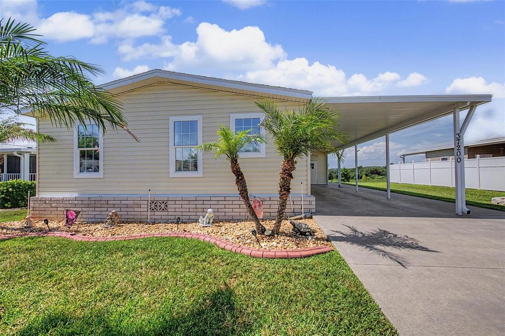 37200 NEUKOM AVENUE, Zephyrhills, FL 33541