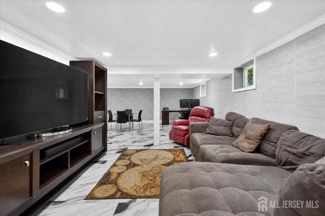 36 Sherwood Avenue, East Brunswick, NJ 08816