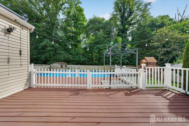 36 Sherwood Avenue, East Brunswick, NJ 08816