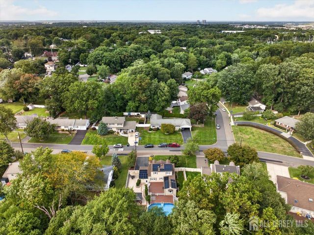 36 Sherwood Avenue, East Brunswick, NJ 08816