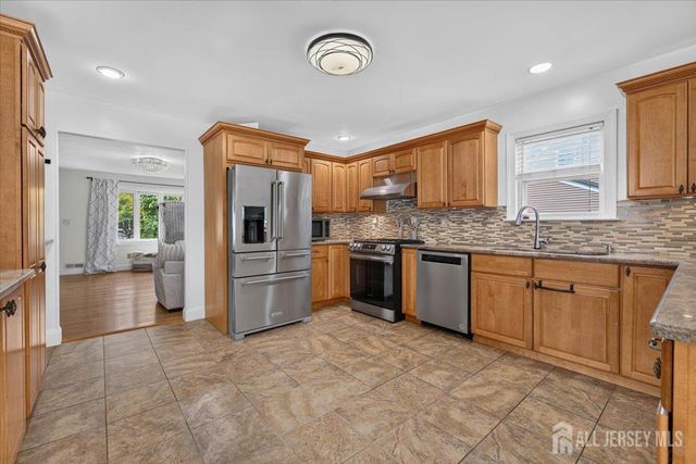 36 Sherwood Avenue, East Brunswick, NJ 08816