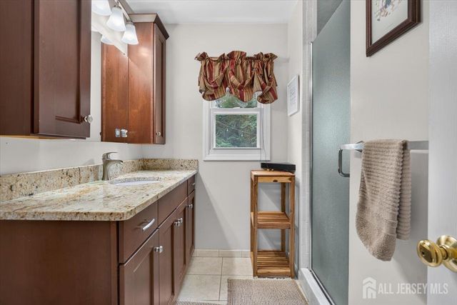 36 Sherwood Avenue, East Brunswick, NJ 08816