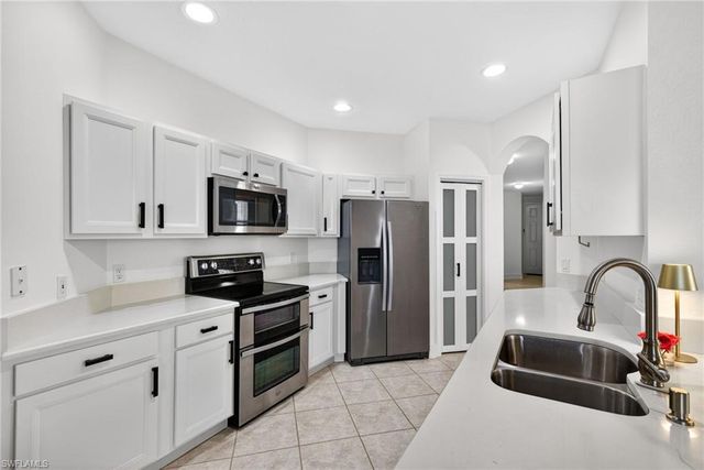 6867 Sterling Greens DR 101, Naples, FL 34104