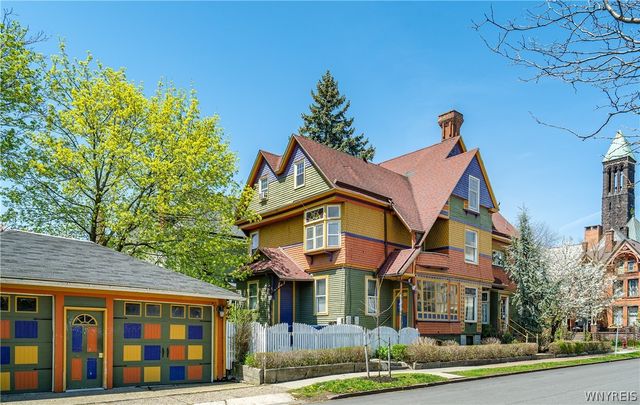 4 Saint Johns Place, Buffalo, NY 14201