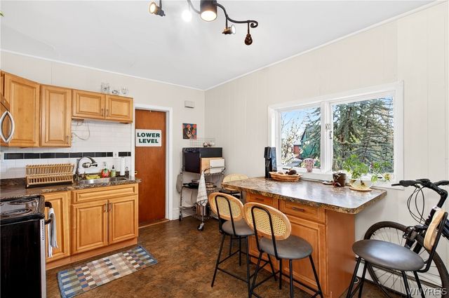 4 Saint Johns Place, Buffalo, NY 14201