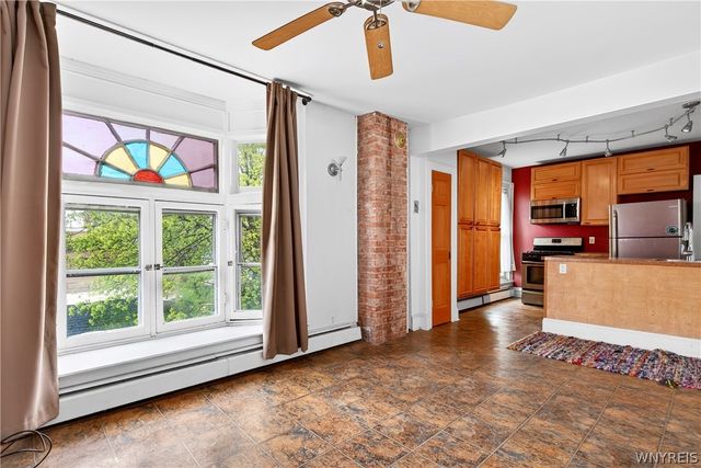 4 Saint Johns Place, Buffalo, NY 14201