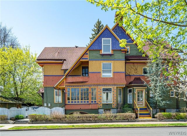 4 Saint Johns Place, Buffalo, NY 14201