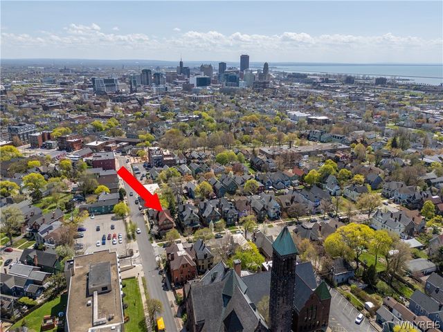 4 Saint Johns Place, Buffalo, NY 14201