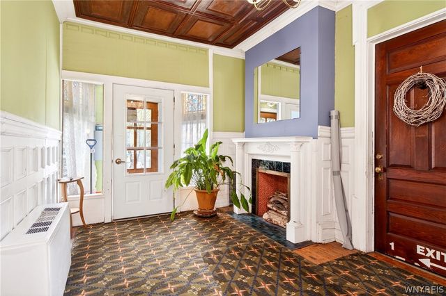 4 Saint Johns Place, Buffalo, NY 14201