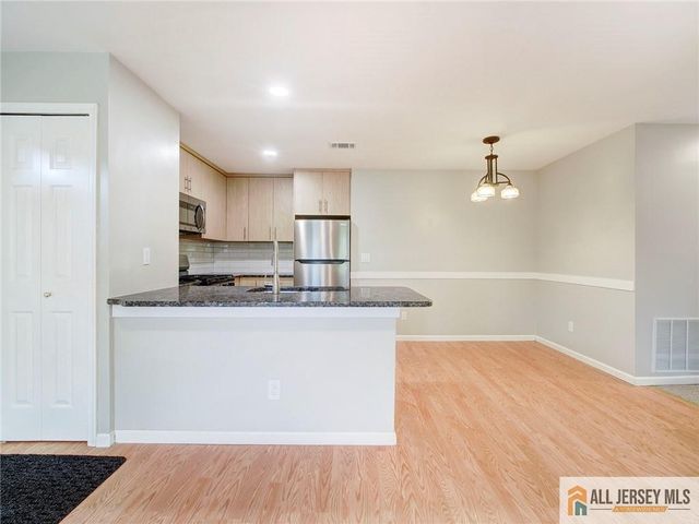 19 Lear Court, East Brunswick, NJ 08816