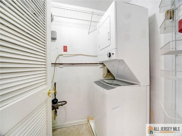 19 Lear Court, East Brunswick, NJ 08816