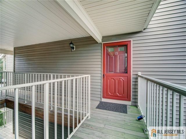 19 Lear Court, East Brunswick, NJ 08816