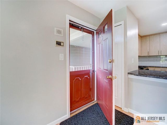 19 Lear Court, East Brunswick, NJ 08816