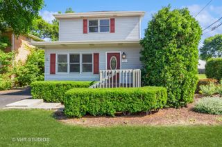 915 E Chicago Avenue, Naperville, IL 60540