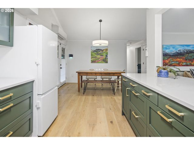 9624 Sw 52ND Ave, Portland, OR 97219