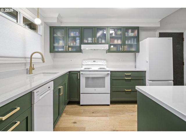 9624 Sw 52ND Ave, Portland, OR 97219