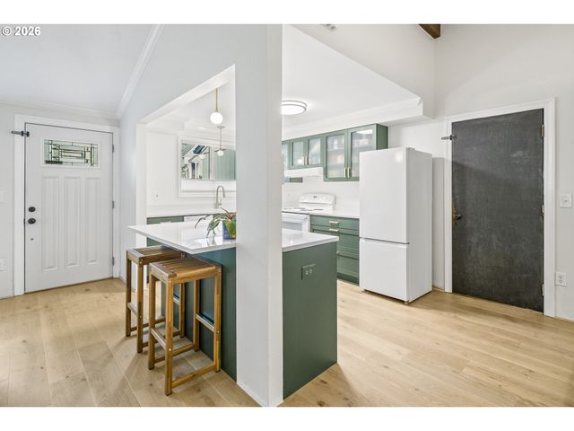 9624 Sw 52ND Ave, Portland, OR 97219