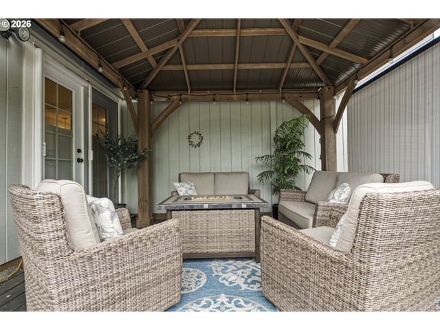 9624 Sw 52ND Ave, Portland, OR 97219
