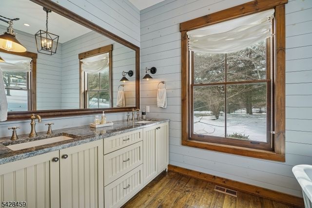 89 Mosle Rd, Peapack Gladstone Boro, NJ 07931