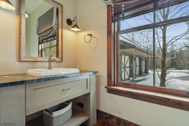 89 Mosle Rd, Peapack Gladstone Boro, NJ 07931