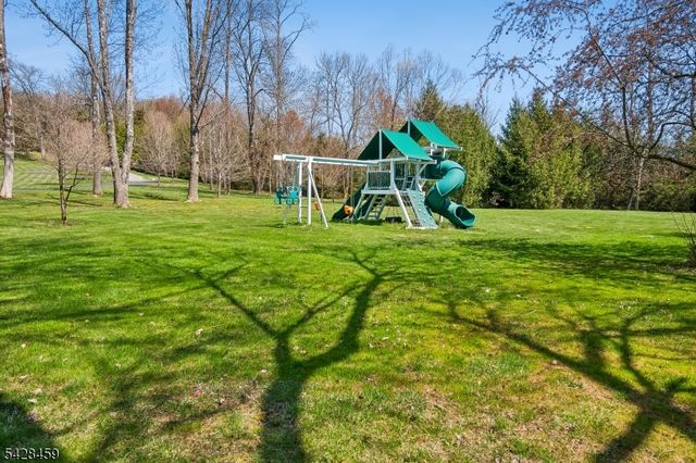 89 Mosle Rd, Peapack Gladstone Boro, NJ 07931