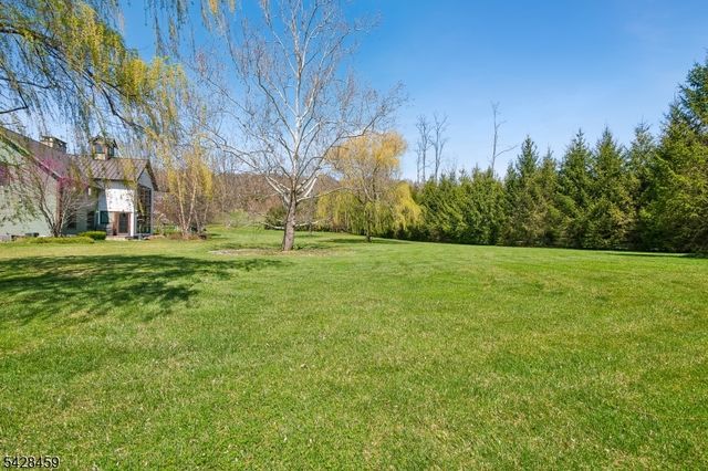 89 Mosle Rd, Peapack Gladstone Boro, NJ 07931