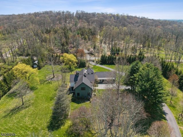 89 Mosle Rd, Peapack Gladstone Boro, NJ 07931