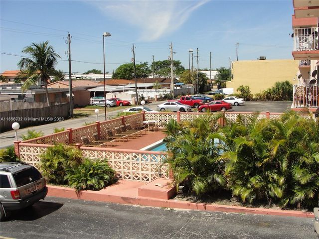6820 W Flagler St 411, Miami, FL 33144