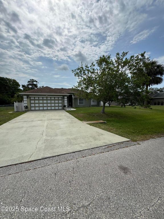 157 Lehigh Avenue SE, Palm Bay, FL 32909