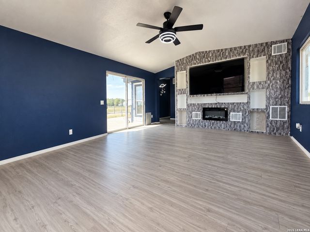 223 CR 6812, Natalia, TX 78059