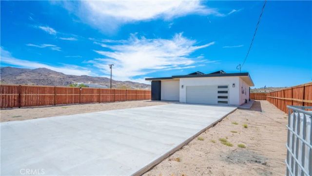 6586 Lupine, 29 Palms, CA 92277