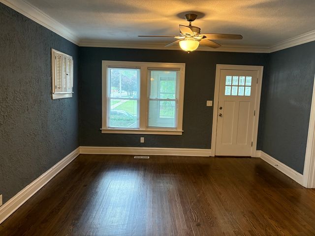 1101 N Ash Street, Waukegan, IL 60085
