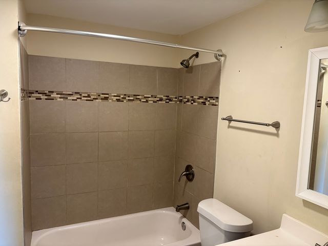 1101 N Ash Street, Waukegan, IL 60085