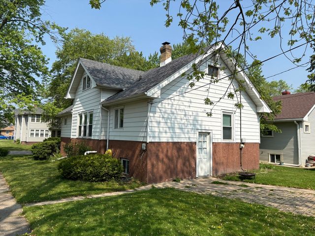 1101 N Ash Street, Waukegan, IL 60085