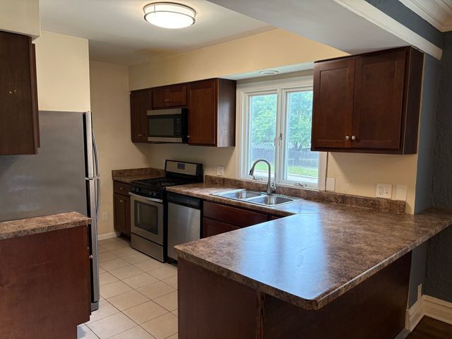 1101 N Ash Street, Waukegan, IL 60085