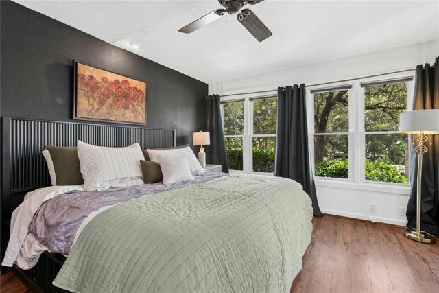 103 Birdie DR, The Hills, TX 78738