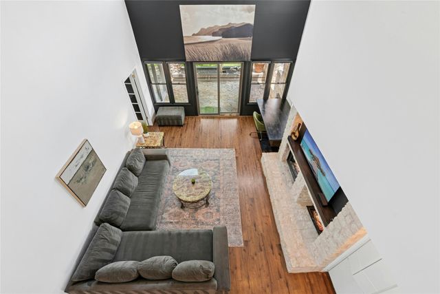 103 Birdie DR, The Hills, TX 78738