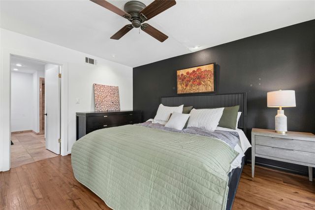 103 Birdie DR, The Hills, TX 78738